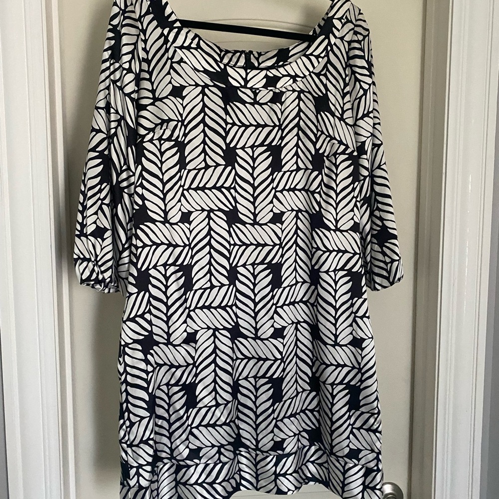 White House Black Market Black and White Sheath Dress with Cuffed 3/4 Sleeves
